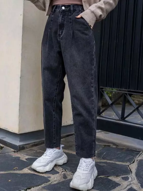 8 9